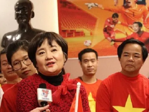 `Bóng hồng` thầm lặng phía sau HLV trưởng Olympic Việt Nam Park Hang-seo